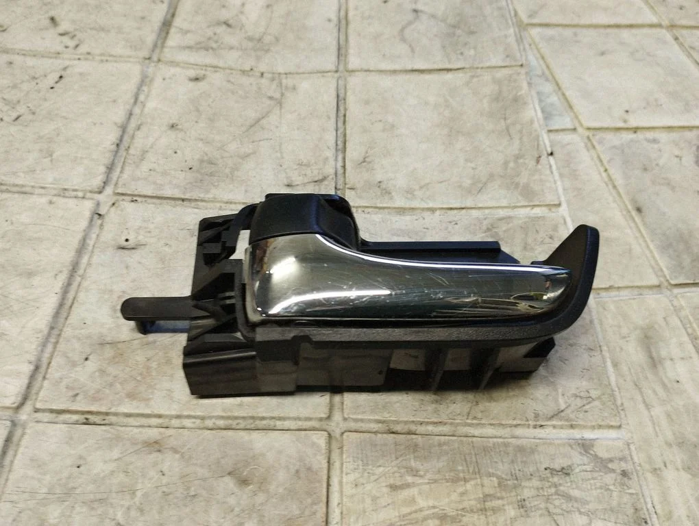 Front door interior handle 6927447020