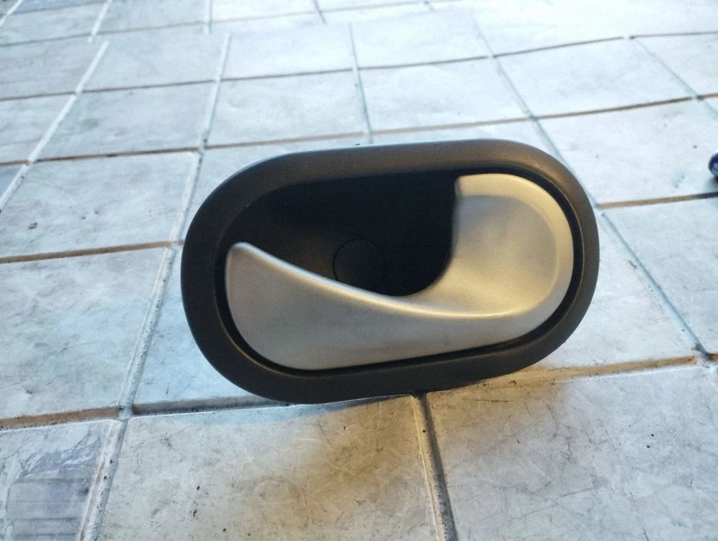 Esiukse sisemine käepide – Renault Megane II (2006-2008)
