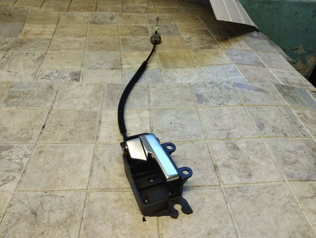 Klamka wewnętrzna drzwi przednich – Ford Focus C-MAX (2003-2010)