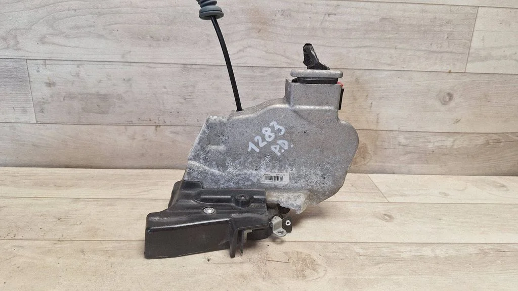 Front door lock 30632849