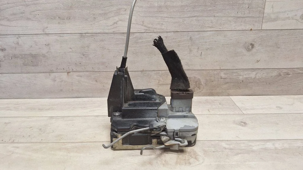 Front door lock – Peugeot 307 (2005-2008)