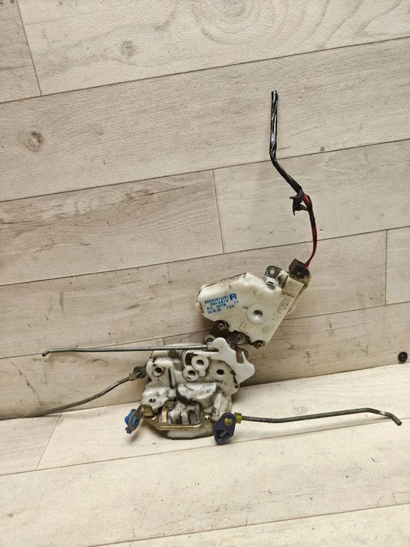 Front door lock 8055261U01