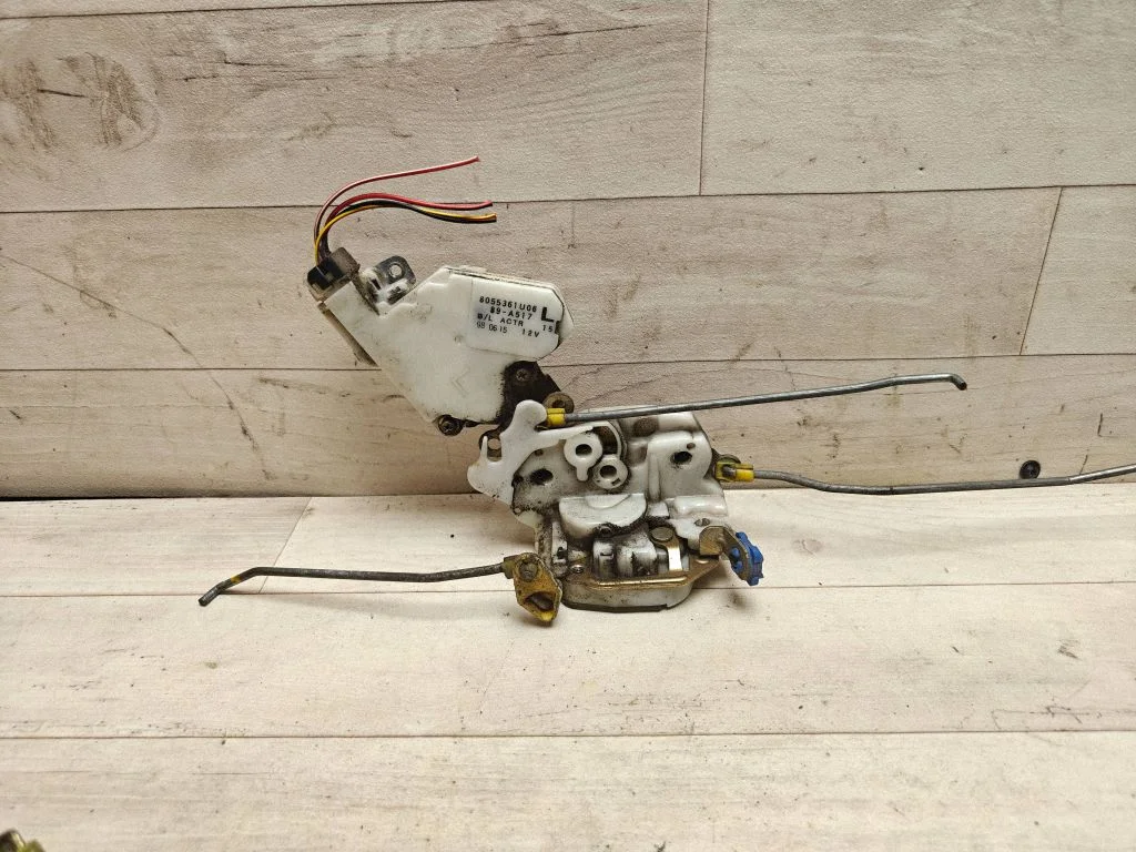 Front door lock 8055361U06