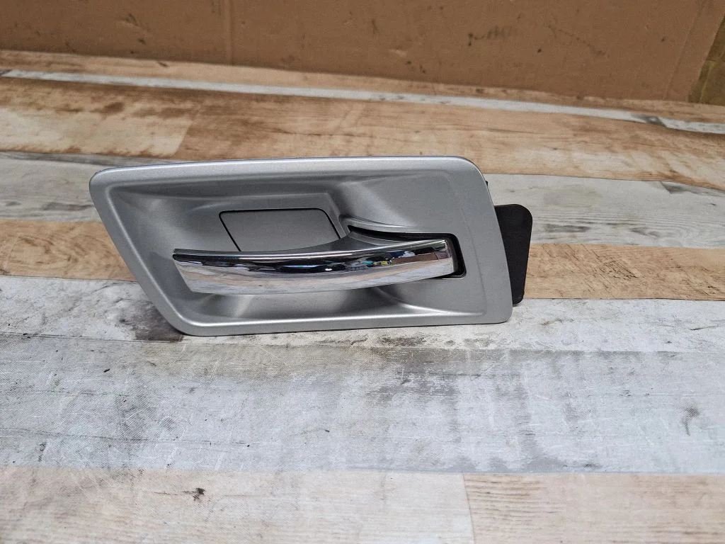 Front door interior handle 05020798AC