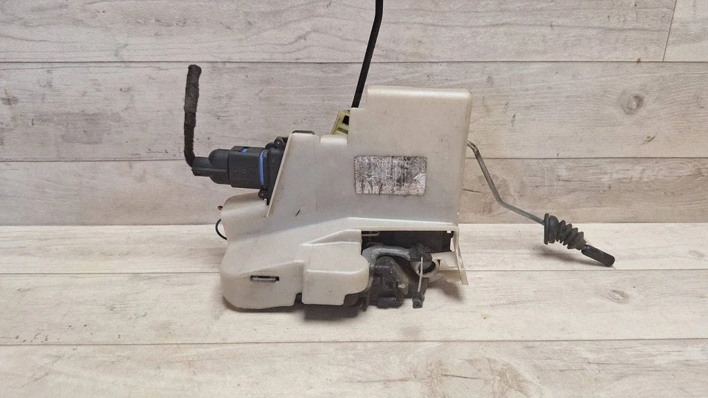 Front door lock – Volkswagen Polo IV 9N3 (2005-2009)