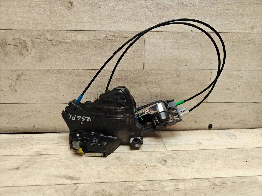 Front door lock – front left