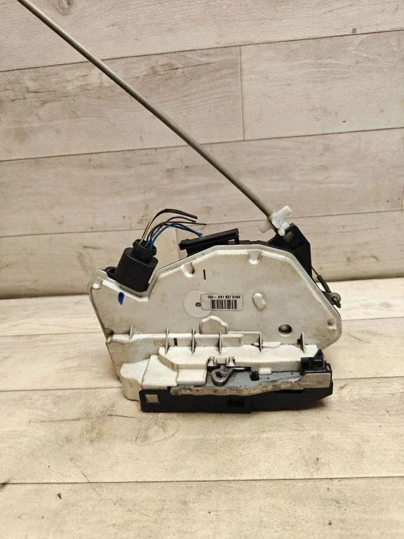Front door lock 5N1837016A