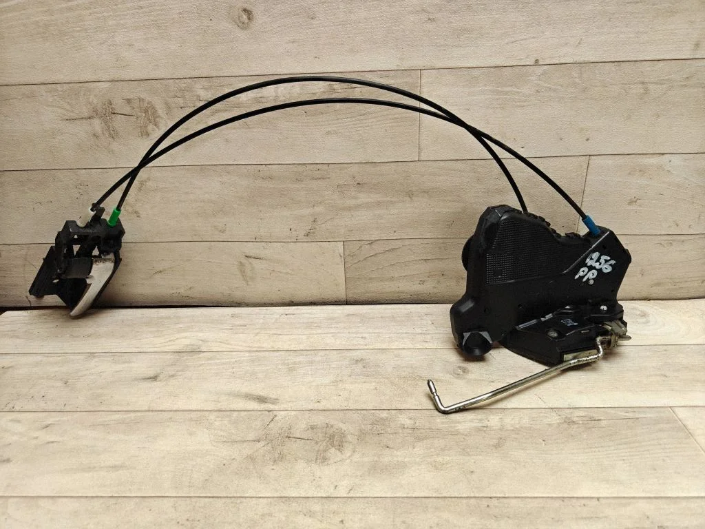 Front door lock – front right