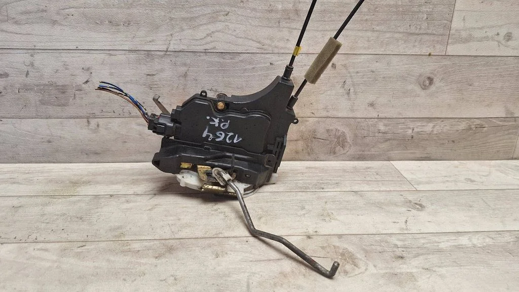 Front door lock – front left