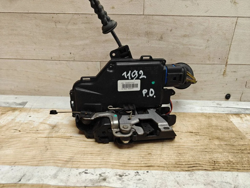 Esiukse lukk 3D2837016J