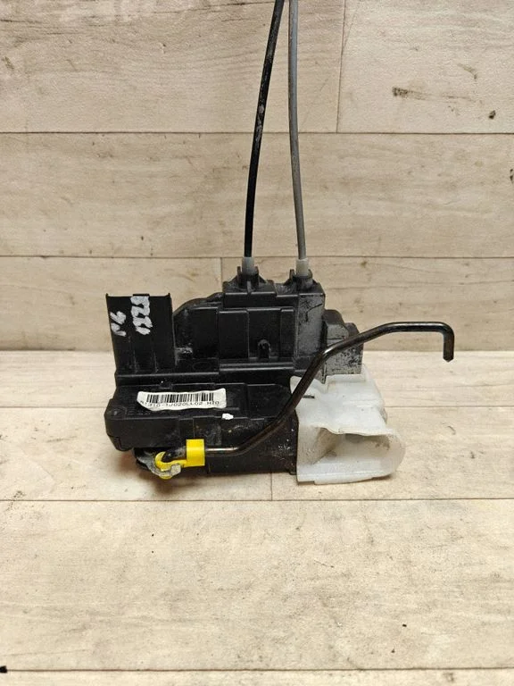 Front door lock 813101J020