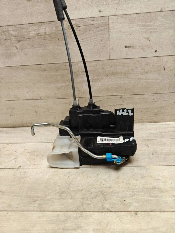 Front door lock 813201J030