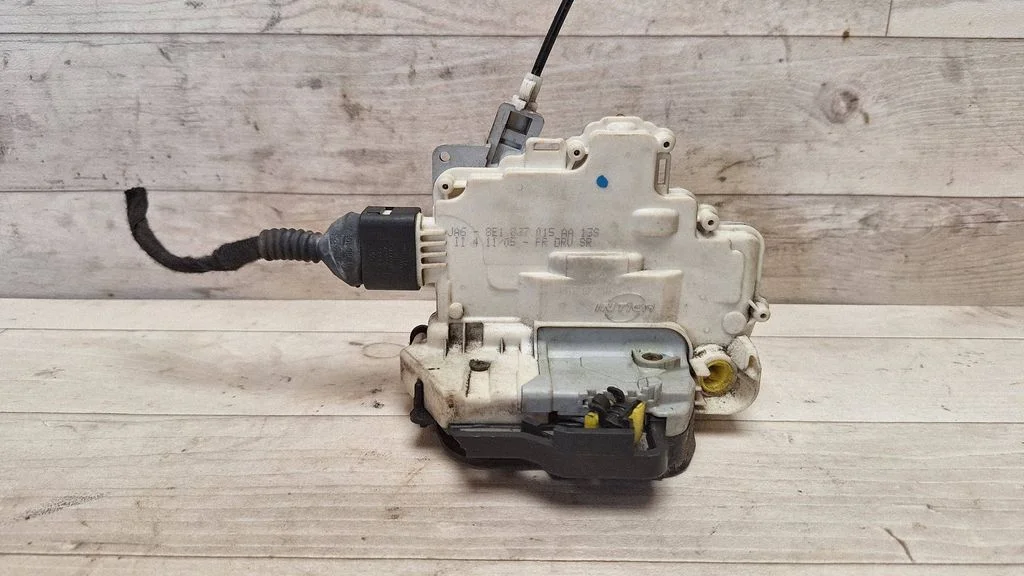 Front door lock 8E1837015AA