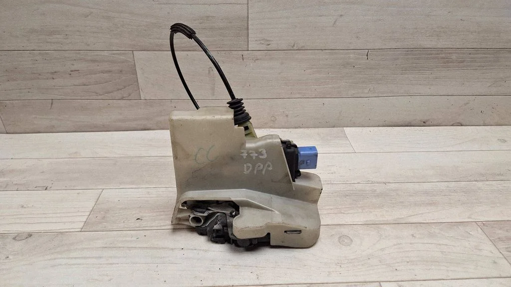 Front door lock – front right