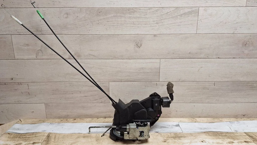 Front door lock – front right