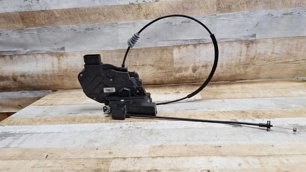 Front door lock 30753658 – Volvo C30 (2007-2010)