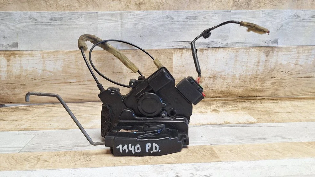 Front door lock – Mazda 5 (2005-2010), front right