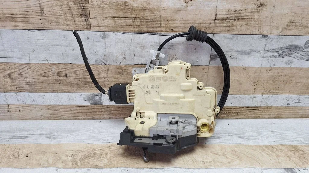 Front door lock 3C1837015A