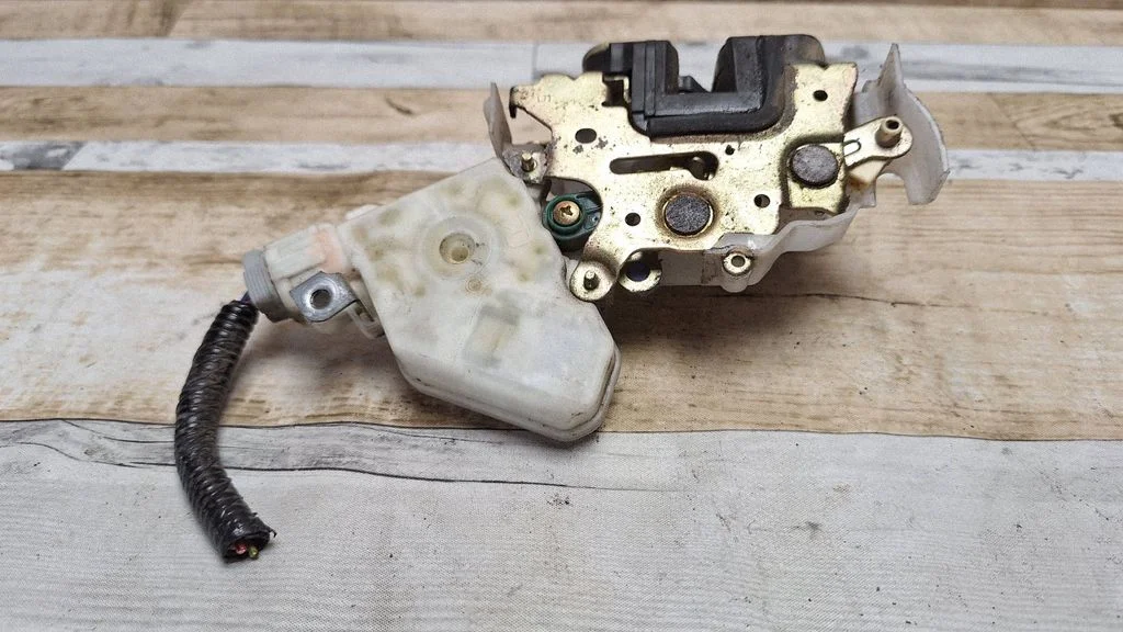 Front door lock 80553AA210