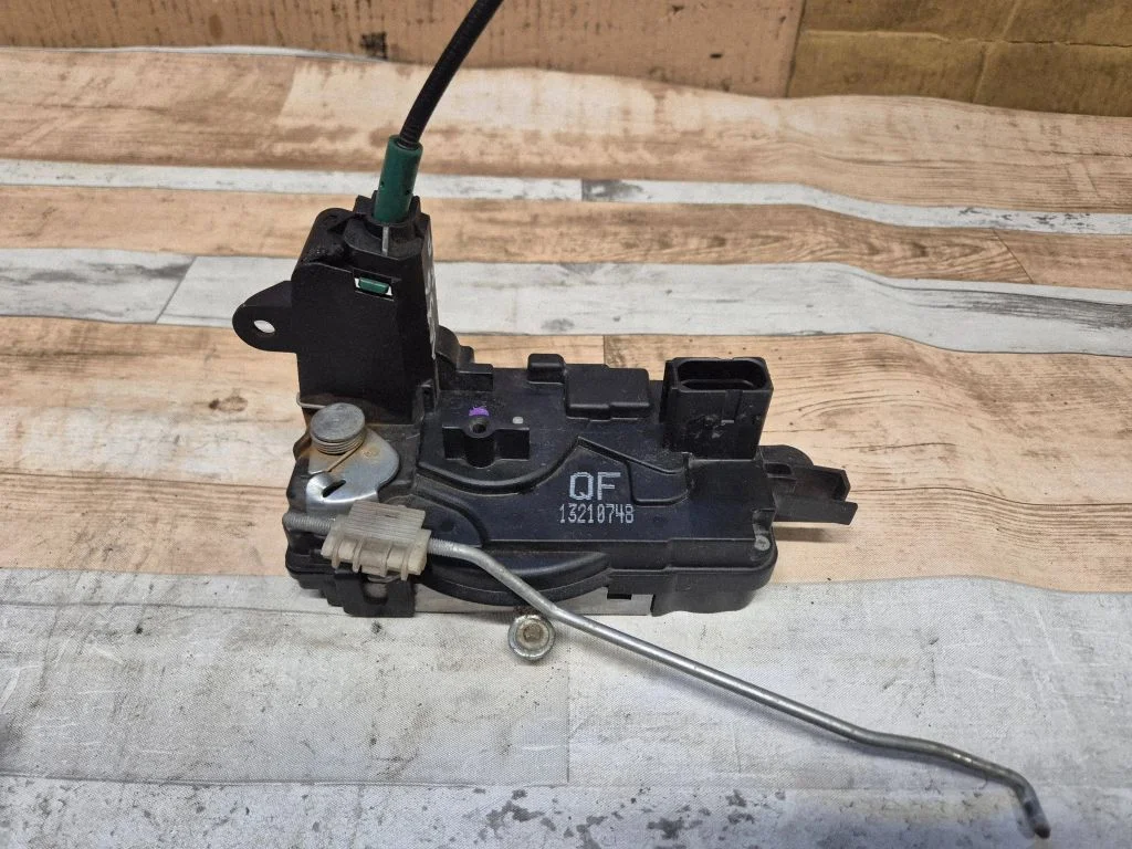 Front door lock 13210748