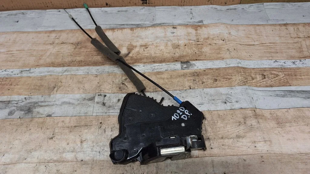 Front door lock – front right