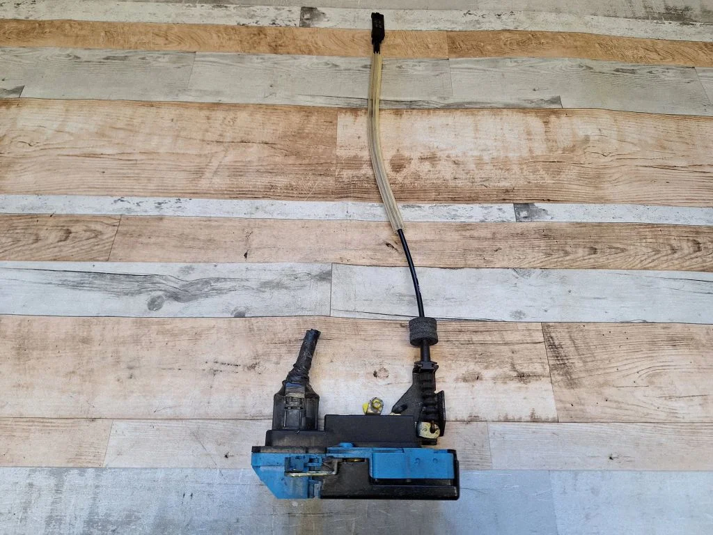 Front door lock 8650546