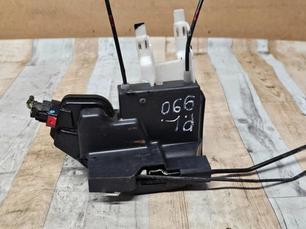 Front door lock – Hyundai Santa Fe (2000-2006)