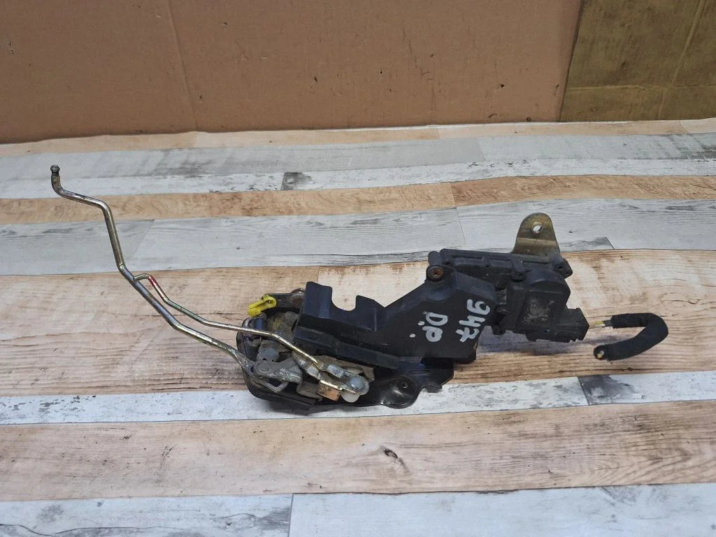 Front door lock – front right