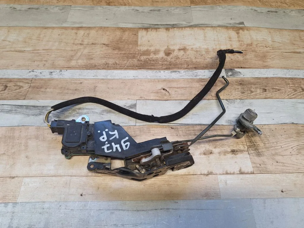 Front door lock – front left