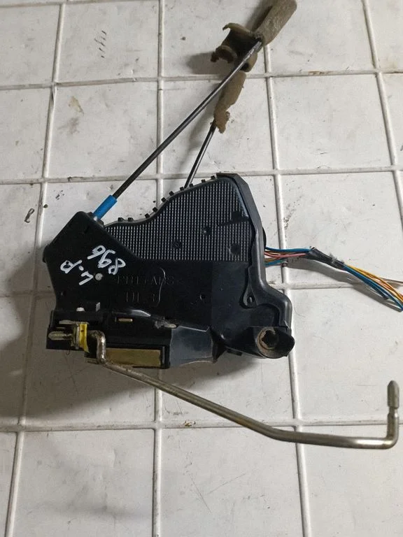 Front door lock – front left