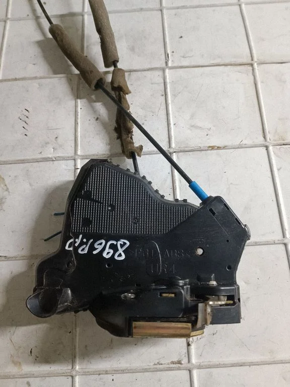 Front door lock – front right