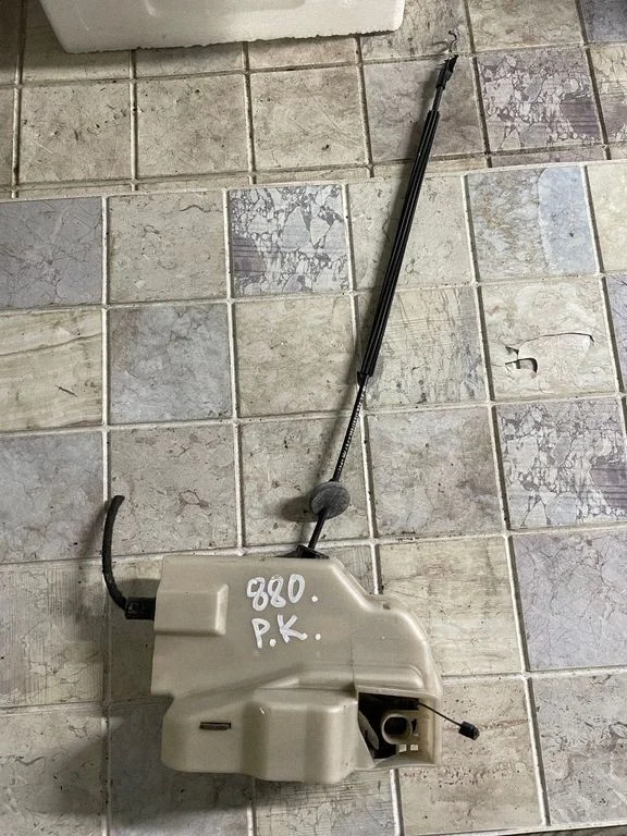 Front door lock – front left