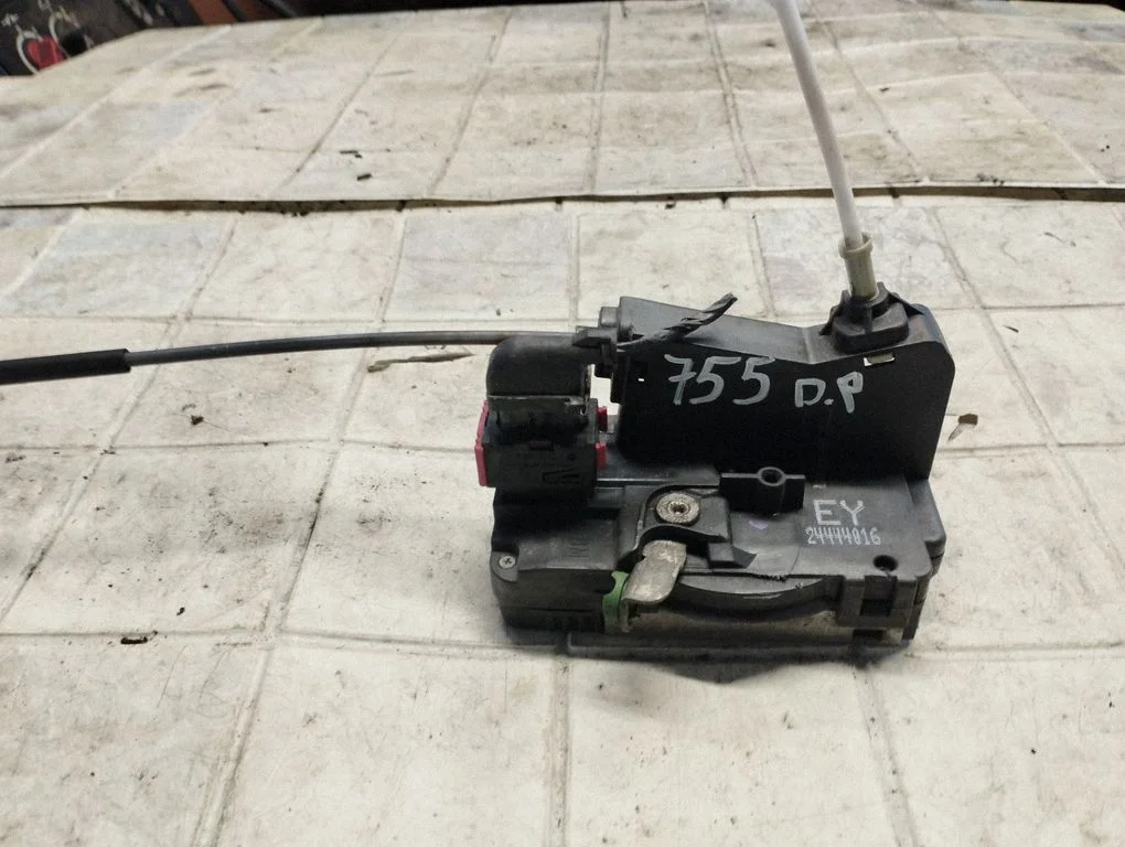 Front door lock 24444016