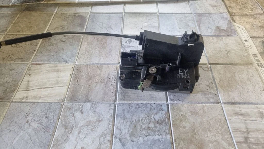 Front door lock – Opel Zafira A (1999-2005)