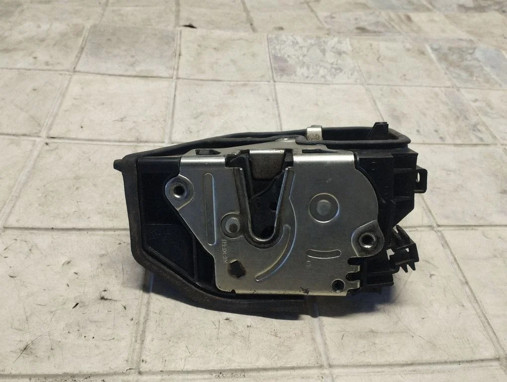 Front door lock – BMW 1 Series E81 E87 (2004-2011)