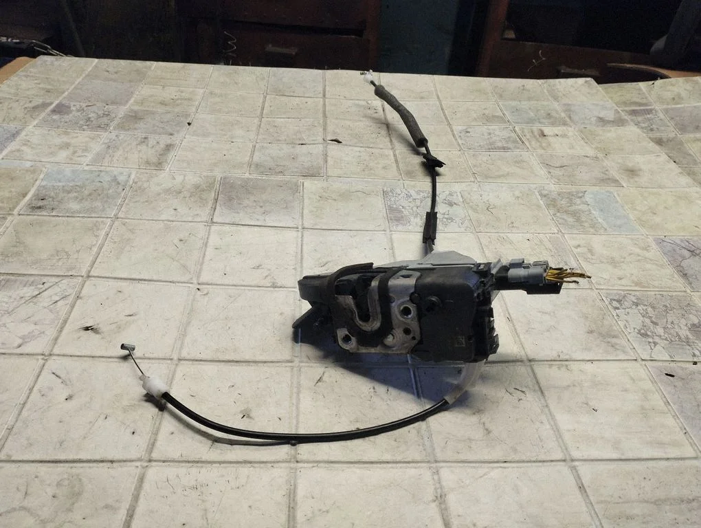 Front door lock 5230A0672J2