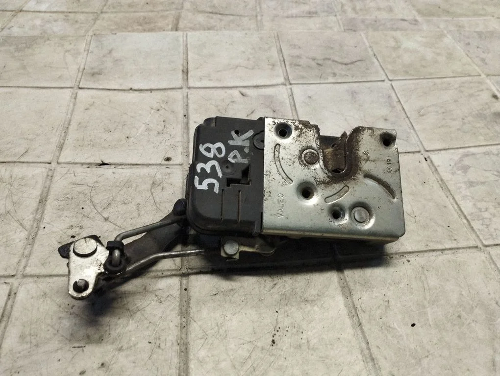 Front door lock – front left