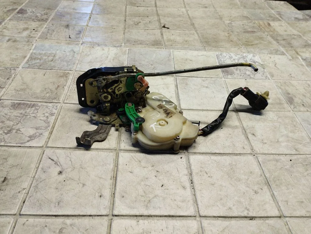 Front door lock 040630