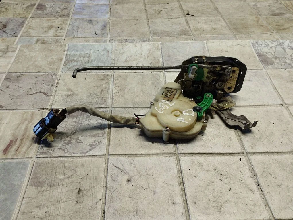 Front door lock 040707
