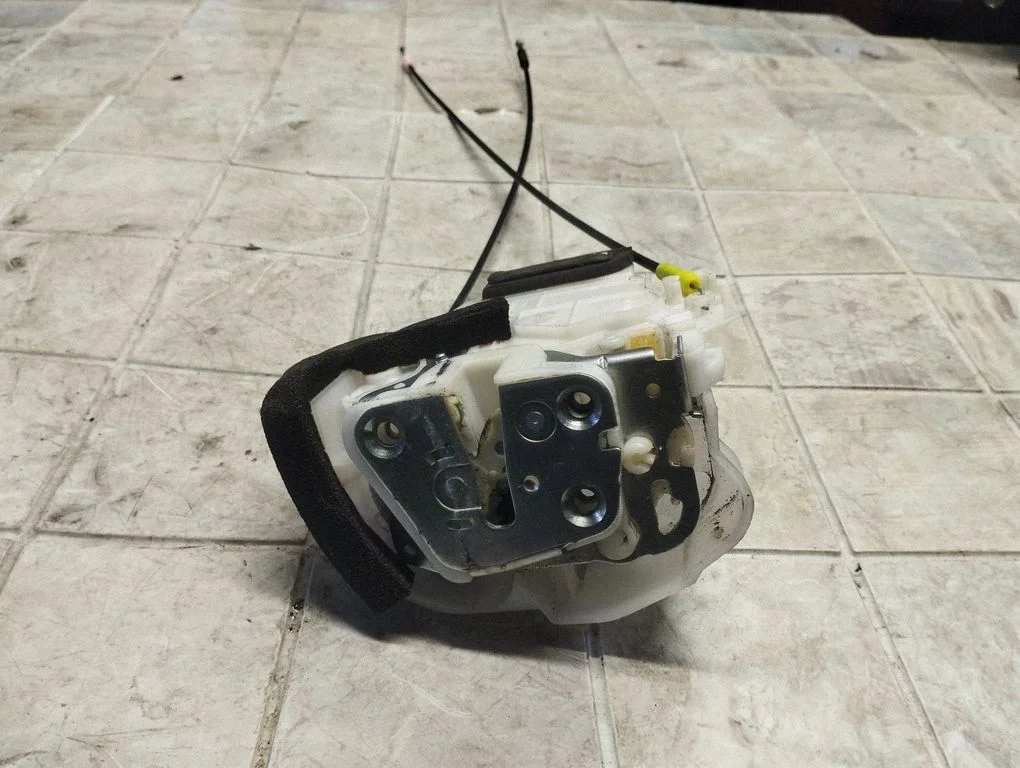 Front door lock 8809