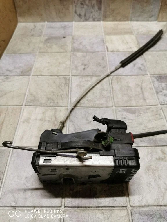 Front door lock – Opel Zafira A (1999-2005)