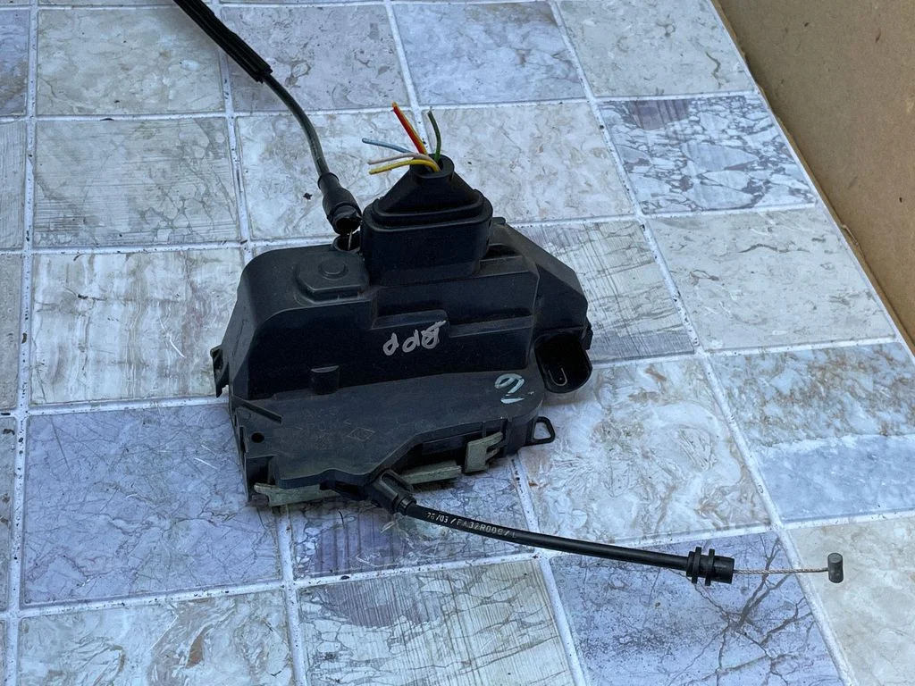 Front door lock 96459000180