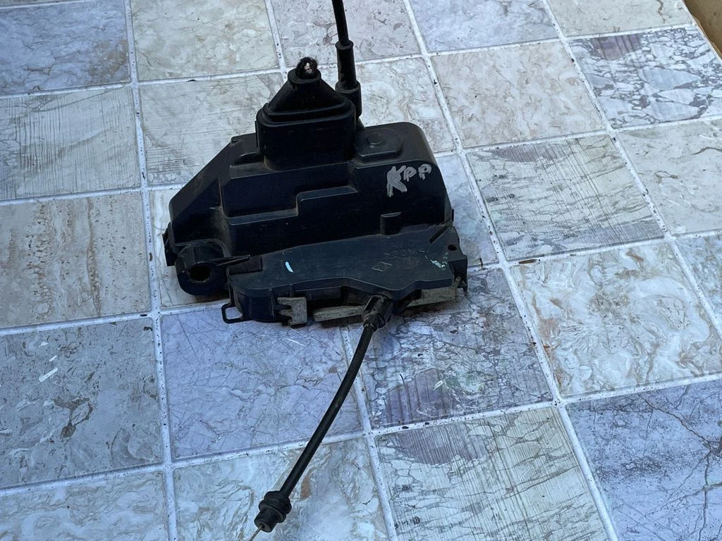 Front door lock 9645900180