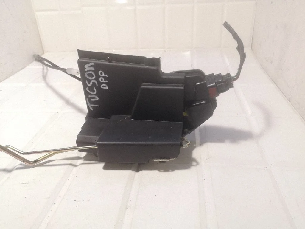 Front door lock – front right