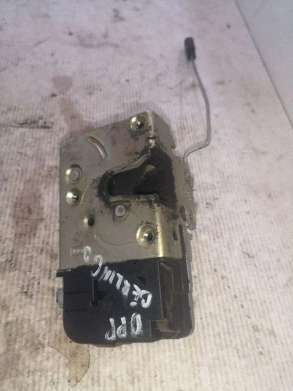 Front door lock – front right