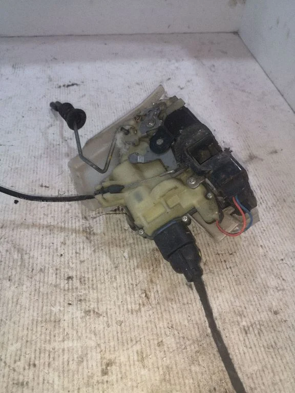 Front door lock – Volkswagen Polo (2002-2005)