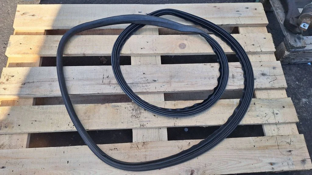 Front door rubber seal – Volvo C30 (2007-2010), front left