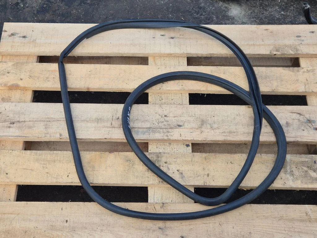 Esiukse tihend (kere pool) – Toyota RAV 4 (XA30) (2006-2016)