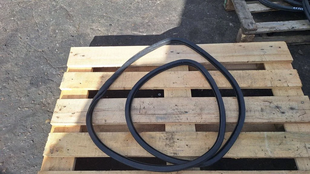 Front door rubber seal 1T0867911F