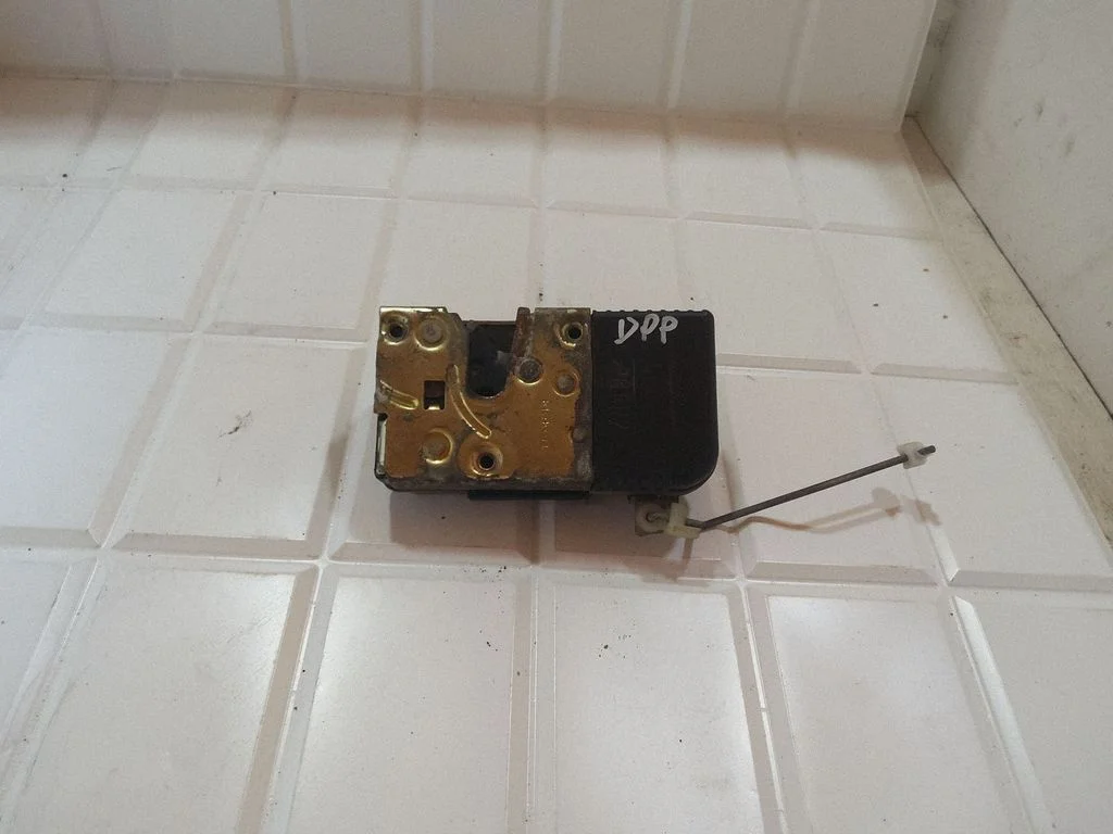 Front door lock – right